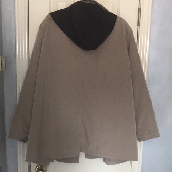 Tudor Court Insulated Hooded Rain Coat. XL - Picture 3 of 3